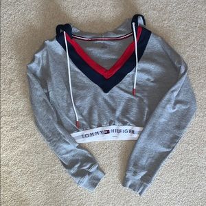 Tommy Hilfiger cropped sweatshirt
